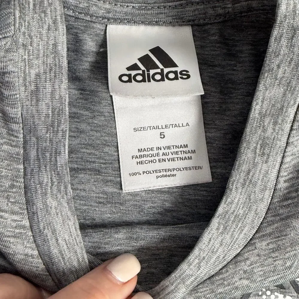 Adidas Boys 2pc soccer outfit size 5
